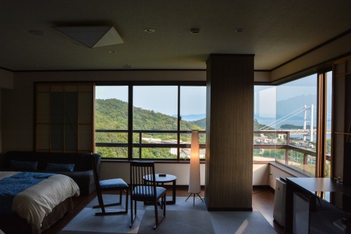 Lhôtel Washu Highland Hotel avec vue sur la mer intérieure de Seto à Kurashiki, Okayama, Japon