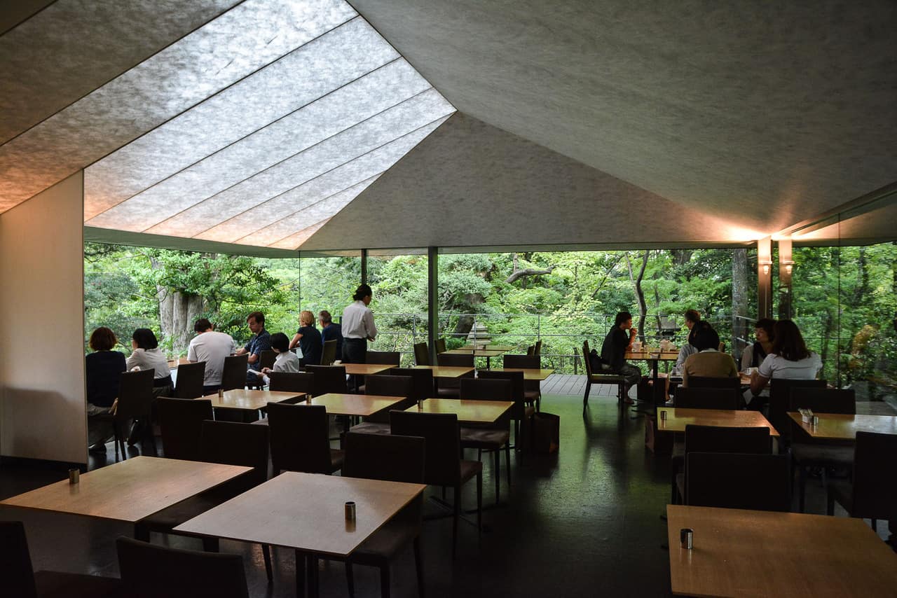 Le musée Nezu de Kengo Kuma, caché dans le quartier d'Omotesendo à Tokyo