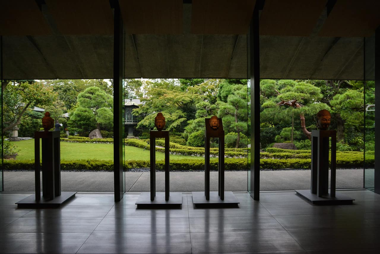 Le musée Nezu de Kengo Kuma, caché dans le quartier d'Omotesendo à Tokyo