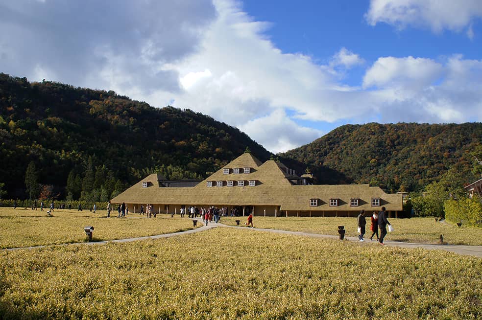 La Collina, un bâtiment japonais dans la préfecture de Shiga consacré au baumkuchen, une pâtisserie allemande