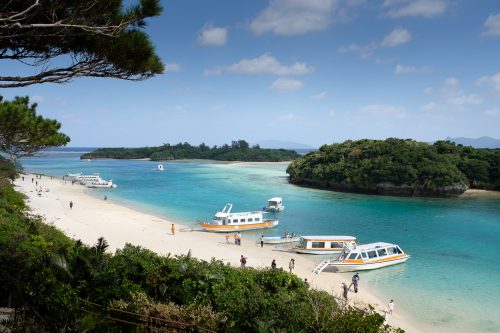 La baie de Kabira : plages paradisiaques sur l'île d'Ishigaki