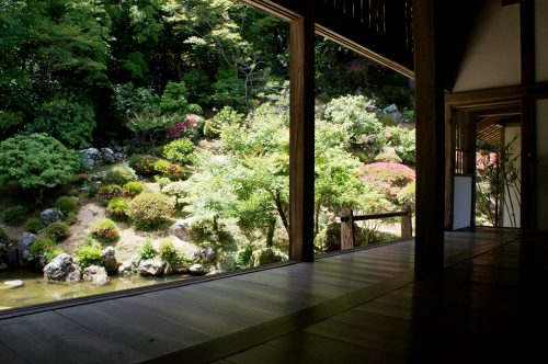 Jardin du temple Chikurin-ji dans la ville de Kochi, sur l'île de Shikoku, Japon