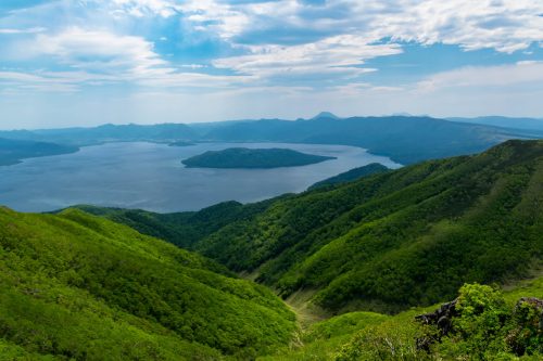 Vue sur le Lac Kussharo depuis le Mt. Mokoto à Koshimizu, Hokkaido, Japon