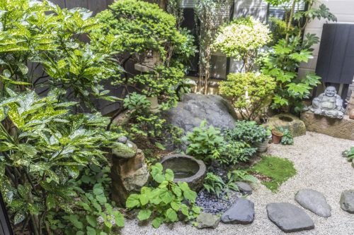 Jardin japonais dans la ville de Murakami près de Niigata, Japon