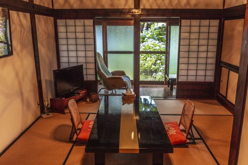 Salle de repos de l'auberge Goushikan près de Murakami dans la préfecture de Niigata, Japon