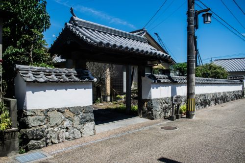 Entrée d'une maison de samouraï à Saiki, préfecture d'Oita, Japon