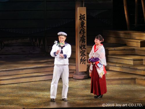 Acteurs sur la scène du théâtre Botchan de la ville de Toon, préfecture d'Ehime, Japon
