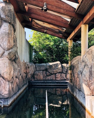 Onsen du ryokan Riraku de la ville de Toon, préfecture d'Ehime, Japon