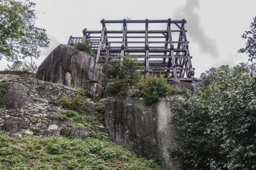 Ruines du château de Naegi à Nakatsugawa, préfecture de Gifu, Japon