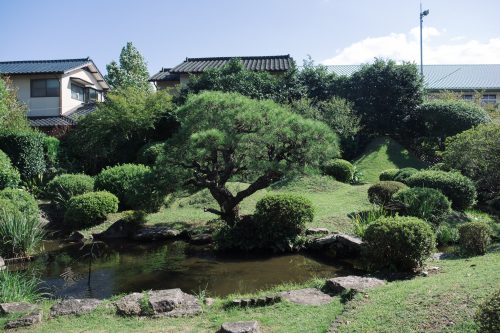Jardin japonais d'une Ancienne maison de samouraï à Hitoyoshi, préfecture de Kumamoto, Kyushu, Japon