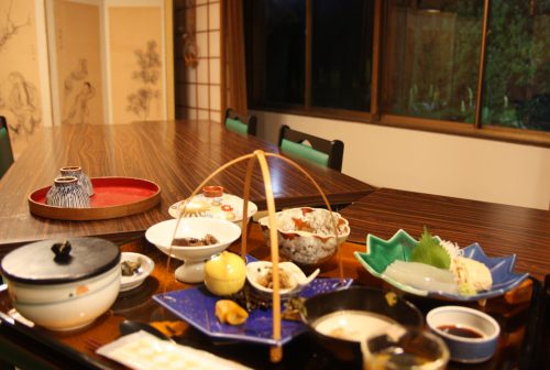 Cuisine shoji ryori au shukubo Sanrakuso au pied du Mt Daisen, préfecture de Tottori, Japon