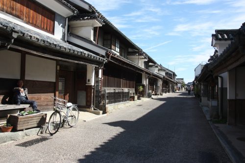 Rue principale du quartier historique d'Udatsu, Mima, Tokushima, Shikoku, Japon