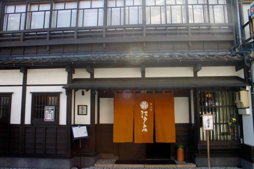 Le restaurant Edosho où goûter au sukiyaki de boeuf de Murakami, préfecture de Niigata, Japon