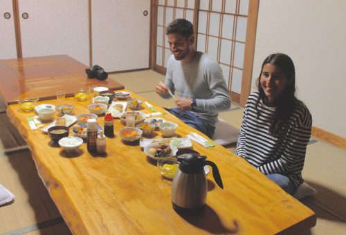 Rencontres lors d'un séjour en minshuku près de Murakami, préfecture de Niigata, Japon