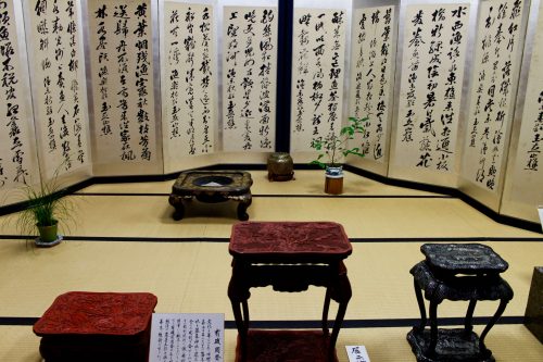 Paravent et laque exposés au festival Machiya Byobu de Murakami, préfecture de Niigata, Japon
