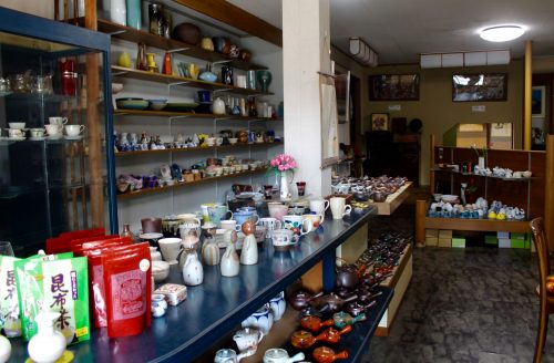 Boutique de thé découverte lors du festival Machiya Byobu de Murakami, préfecture de Niigata, Japon
