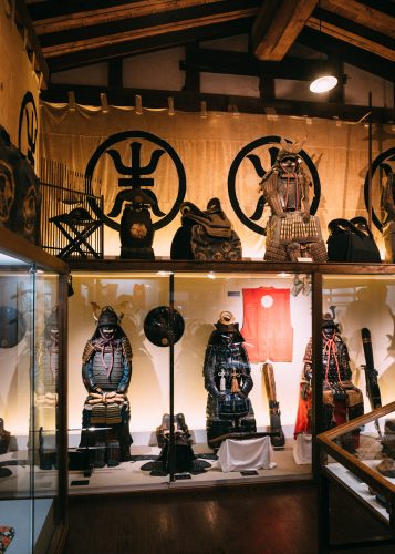 Collection d'armes et d'armures dans la demeure de la famille Aoyagi à Kakunodate, Senboku, Akita, Japon