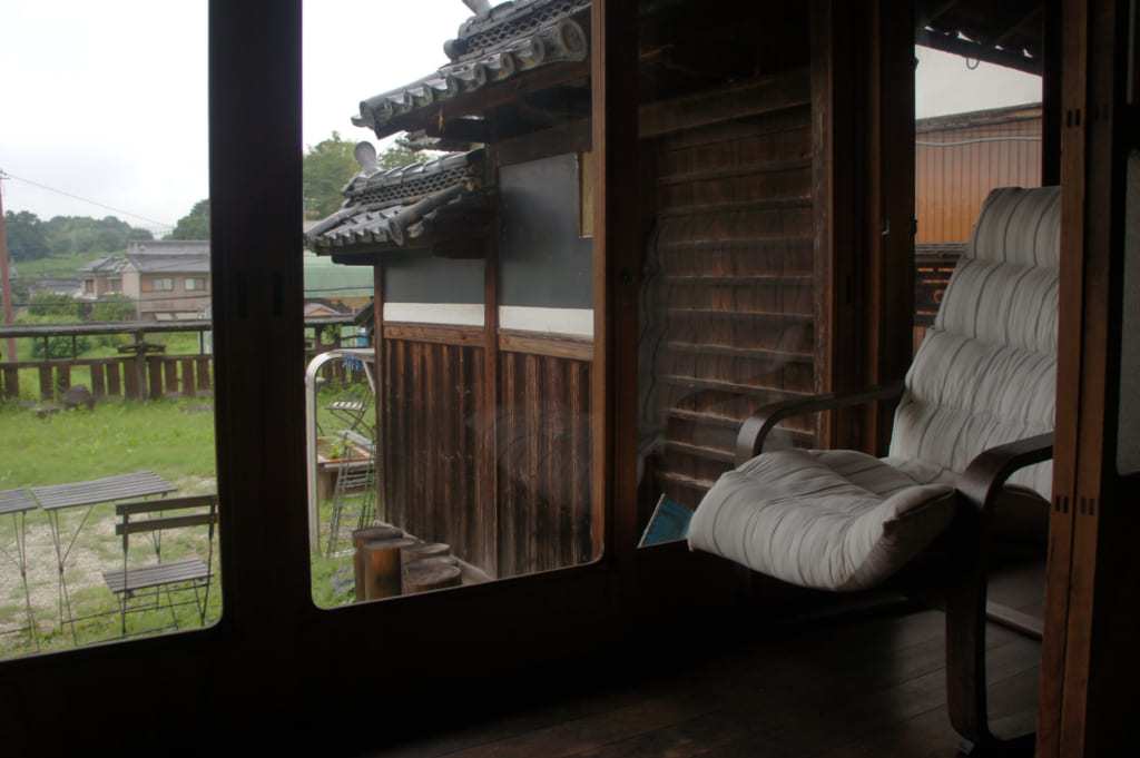 Vue depuis l'intérieur de Tomaryanse, chambre d'hôte dans une maison traditionnelle japonaise à Asuka