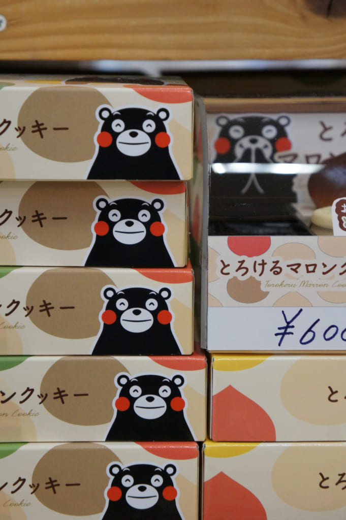 Boîtes de sucreries à l'effigie de Kumamon, la mascotte de Kumamoto