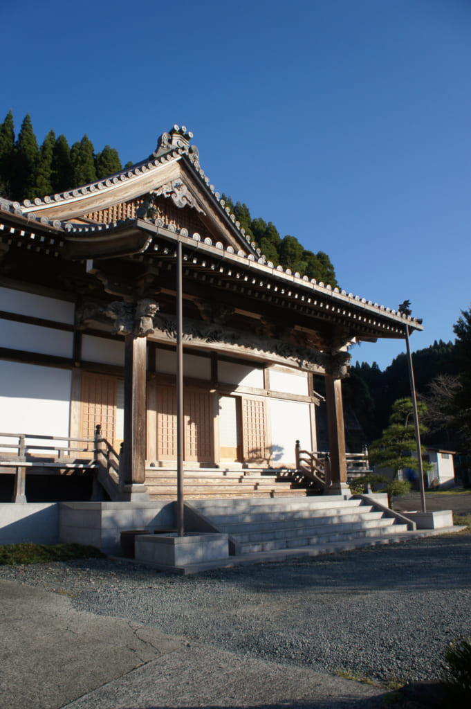 Le temple Zenriyuji à Kikuchi, récemment rénové