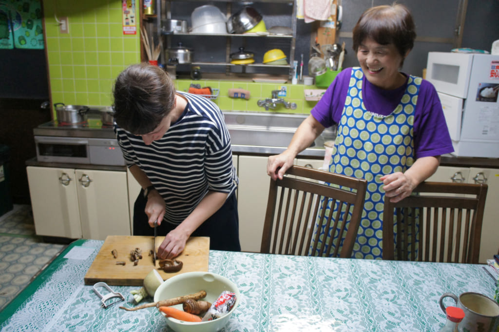 Clémentine en cuisine avec Mme Yonemura