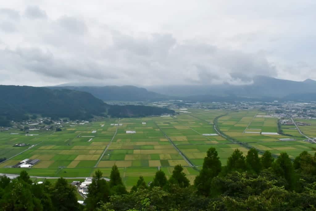 Paysage des montagnes de Kumamoto depuis le monta Aso