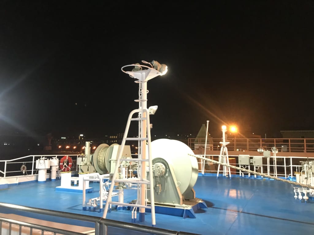 traversée de nuit en bateau vers l'île ojika