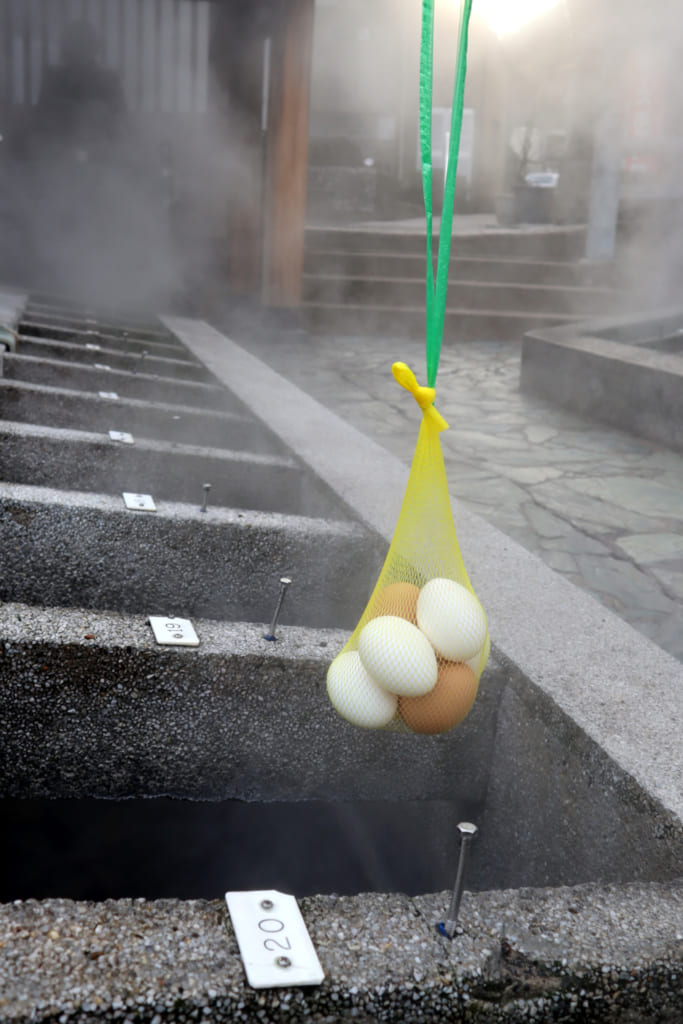 oeufs cuits directement dans les eaux de yumura onsen