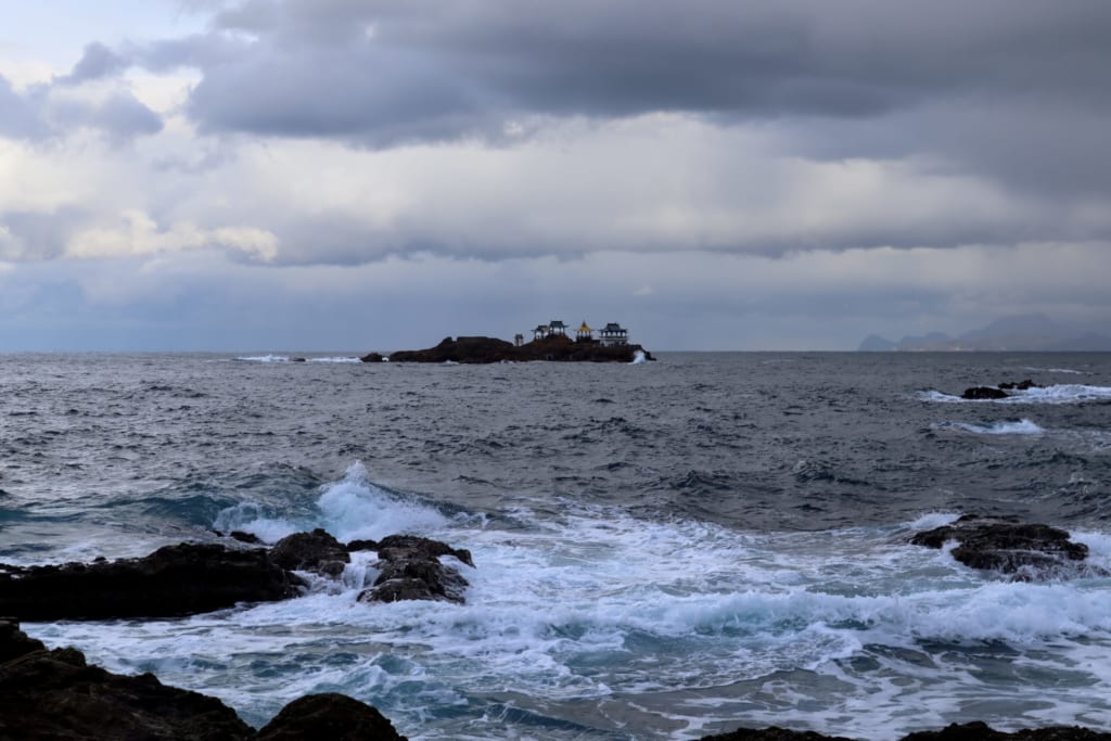 petite île dans la mer du japon à proximité de kinosaki onsen