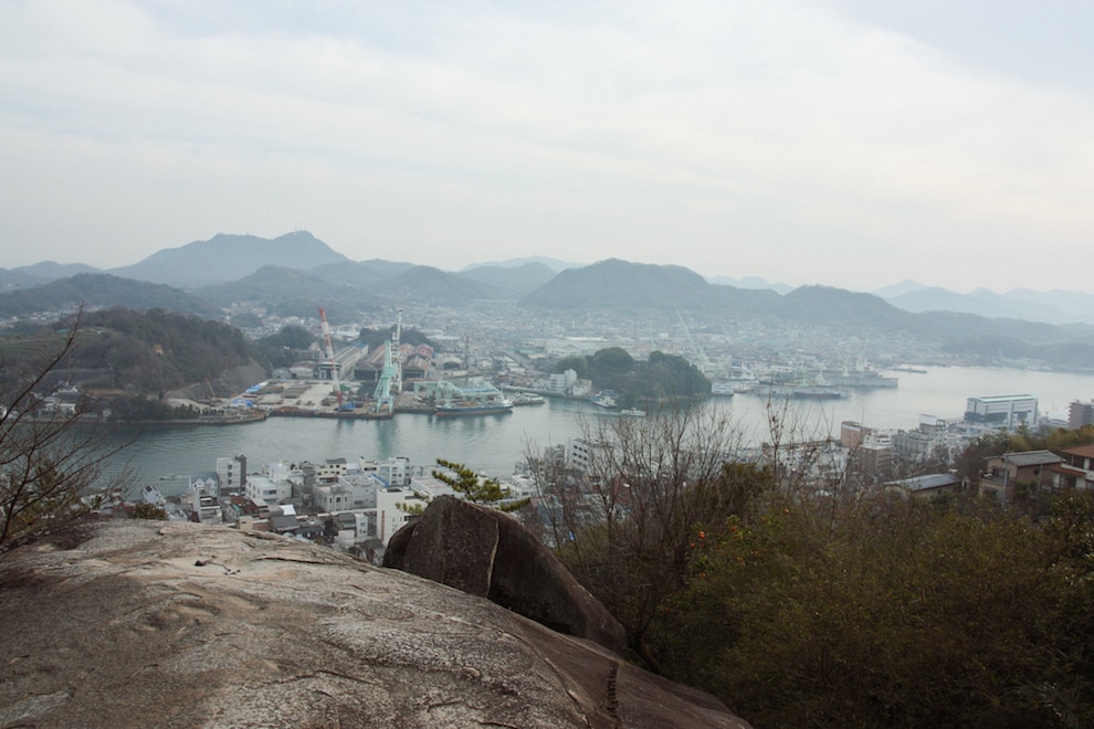 Vue sur le port depuis les hauteurs d'Onomichi