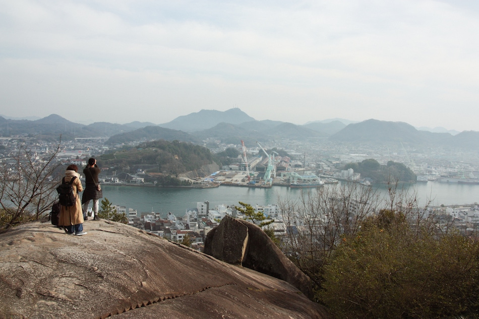 Point de vue sur la mer de Setouchi depuis les hauteurs du temple Senko-ji à Onomichi