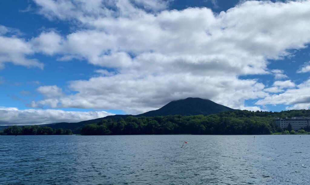 Le lac Akan dans l'un des parcs nationaux du Japon