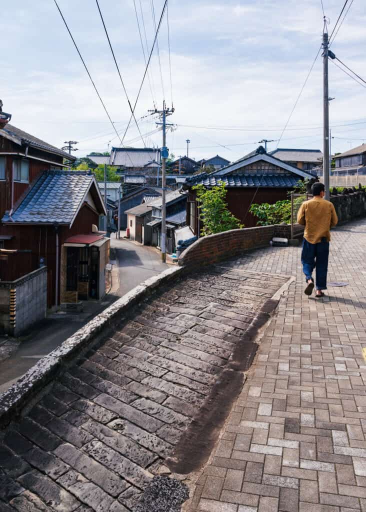 Ballade dans les rues du vieux quartier d'Ojika