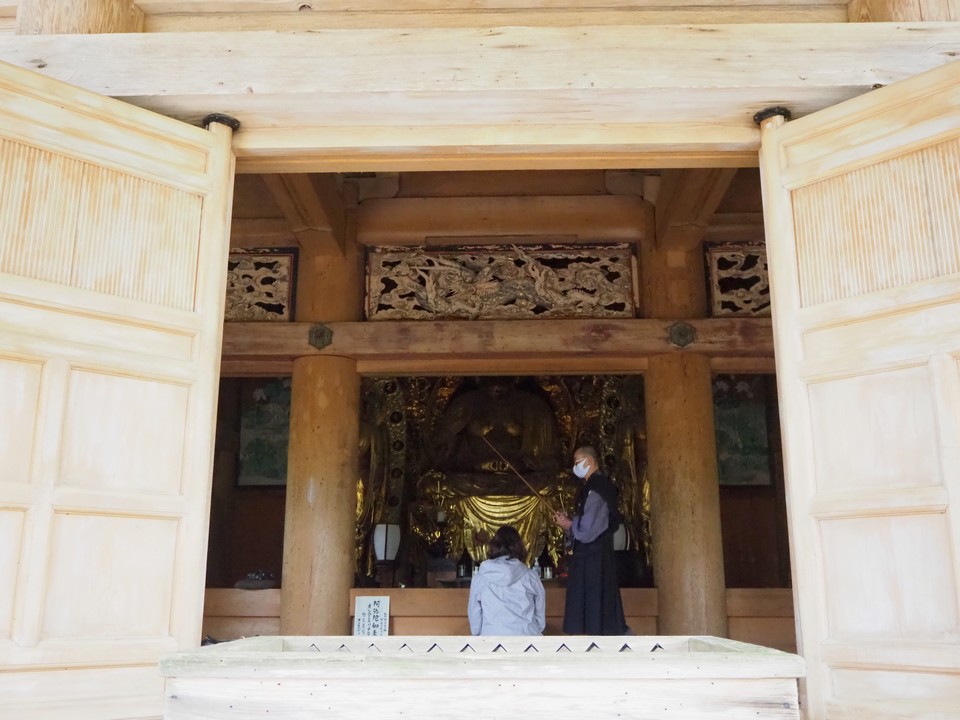 initiation zazen dans un temple bouddhiste japonais