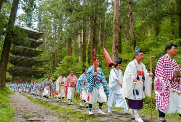 Pèlerins en marche à Tsuruoka