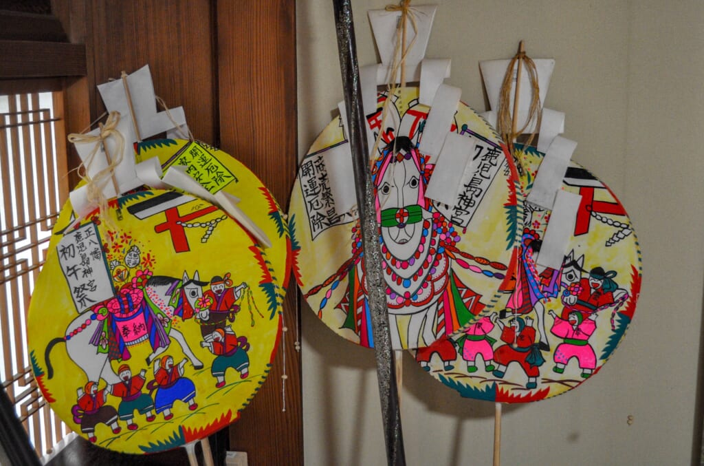 Hatsuzun, jouet religieux à l'effigie du festival Hatsu-uma