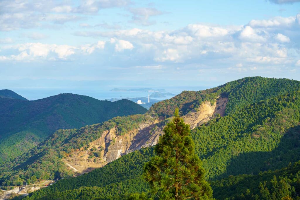 Les montagnes de Shikoku dans la préfecture de Tokushima