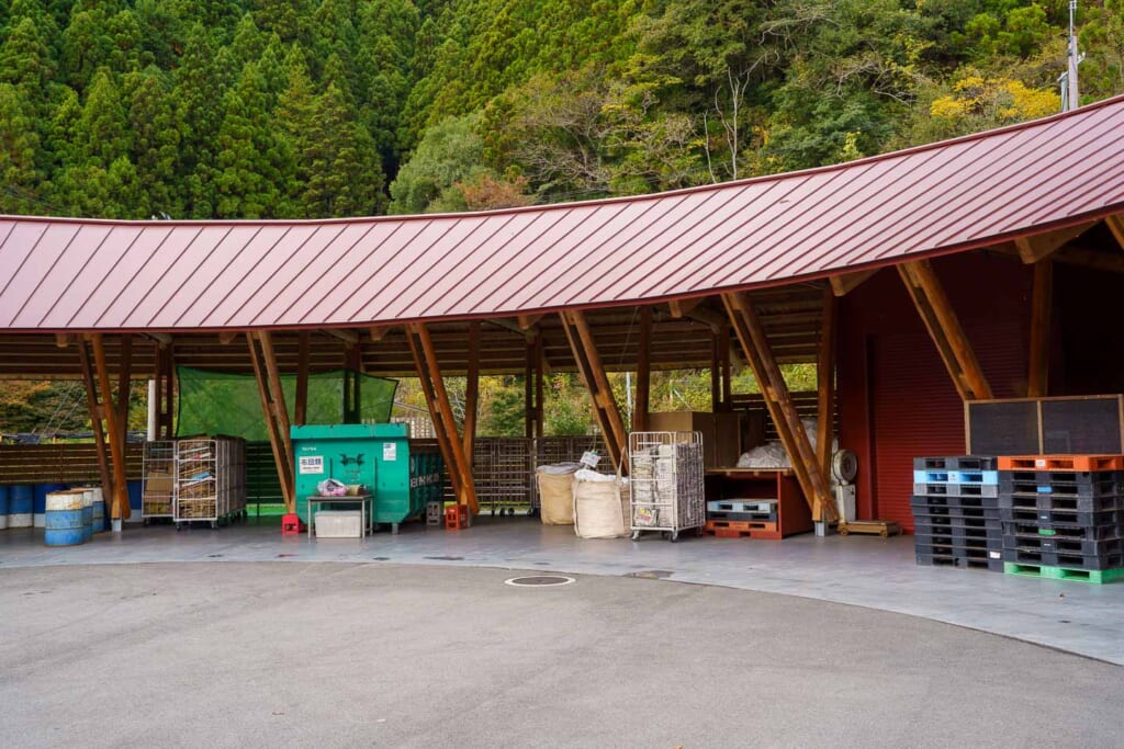 Le centre de tri zéro déchets du village de Kamikatsu à Shikoku