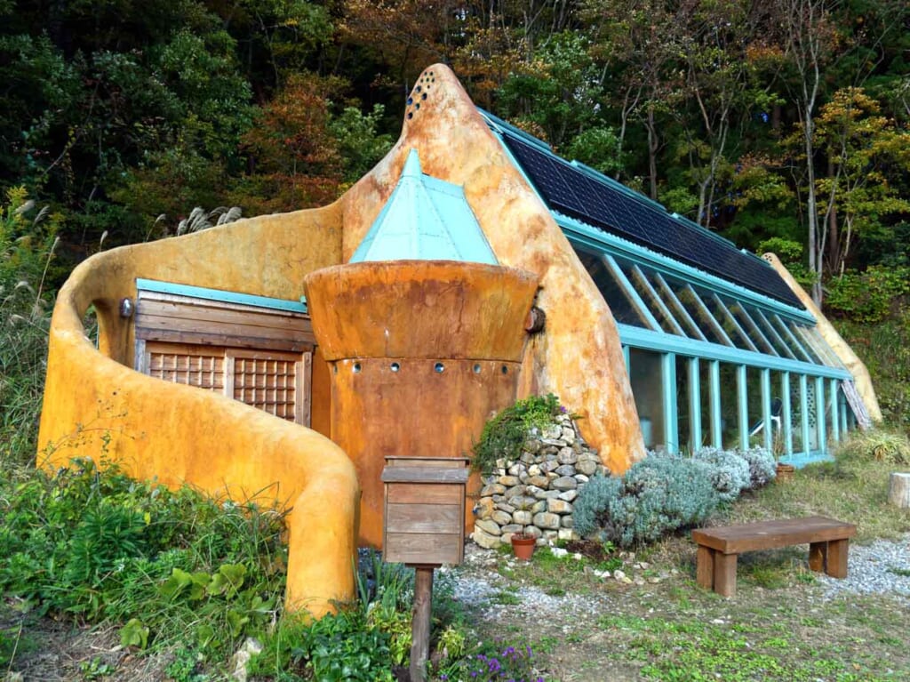 maison écologique autosuffisante dans la préfecture de Tokushima au Japon