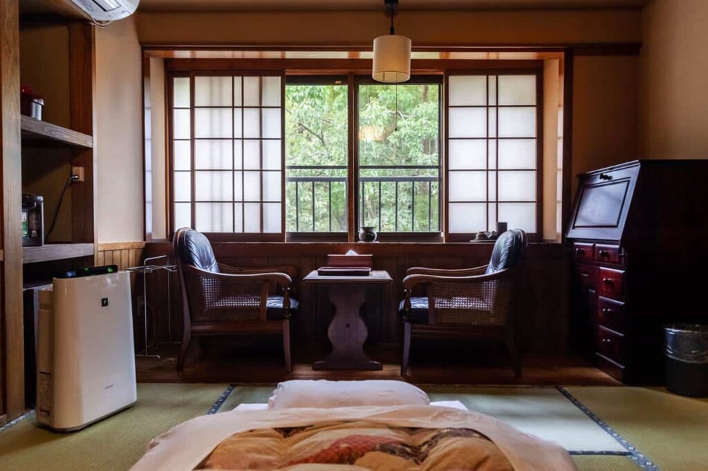 chambre traditionnelle d'une auberge japonaise