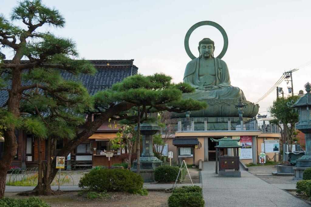 Le grand bouddha de Takaoka