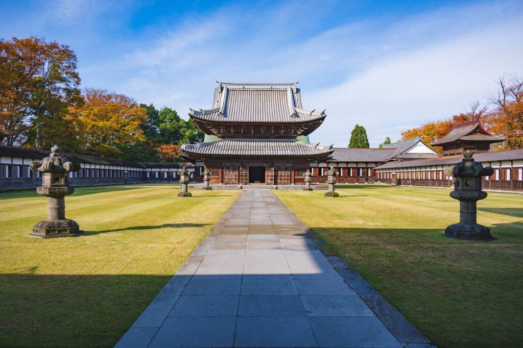 Le temple japonais Zuiryu-ji de conception très symétrique