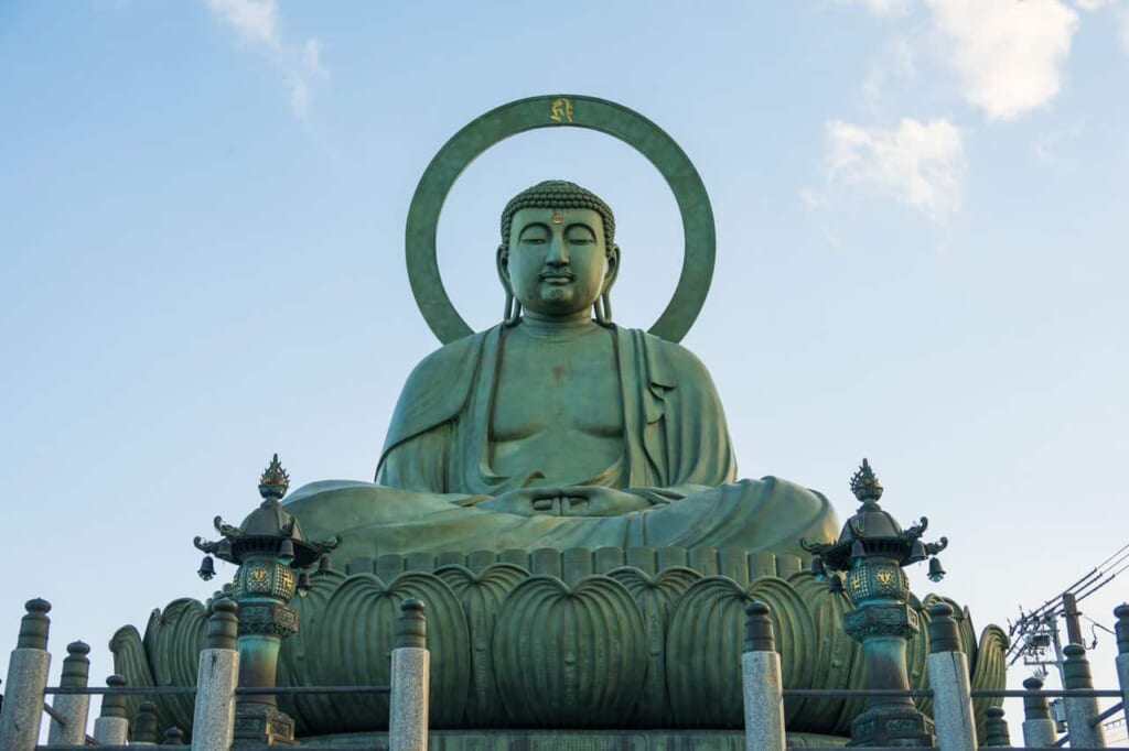 Le grand bouddha de Takaoka, réalisée en 1933
