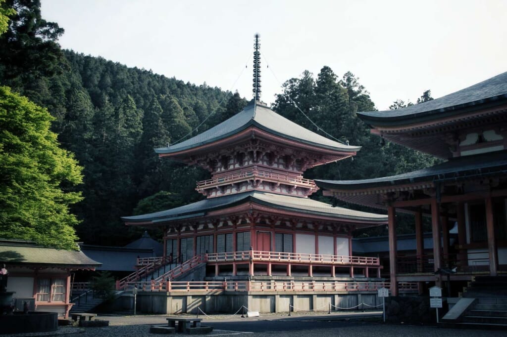 La pagode du temple Enryakuji sur le mont Hiei à Kyoto