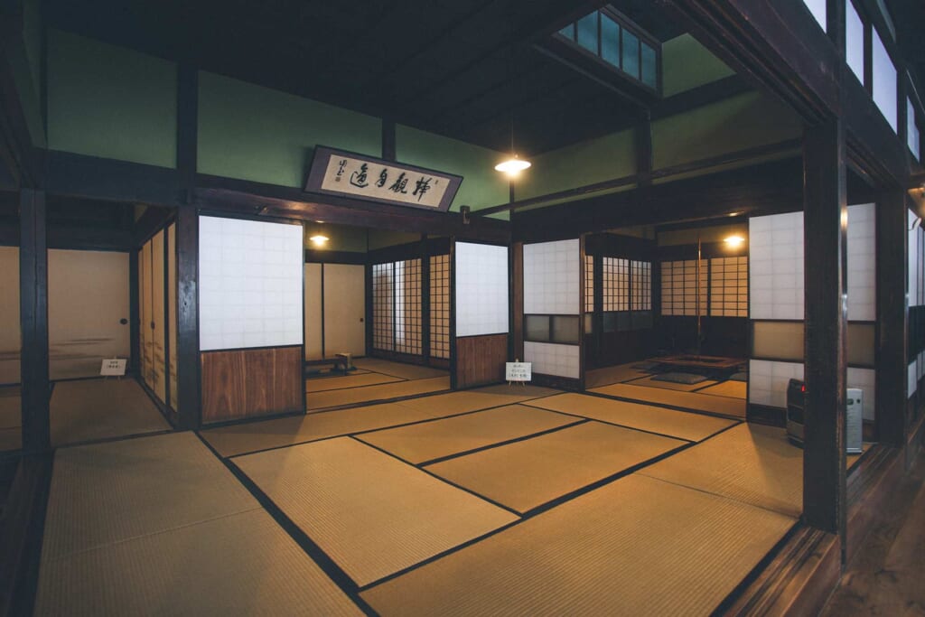 intérieur d'une ancienne maison de samouraïs au Japon