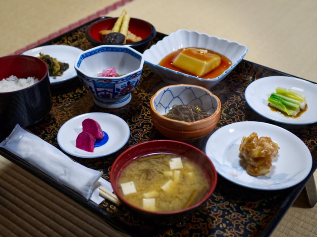 La cuisine bouddhiste japonaise shojin ryori cuisinée avec soin