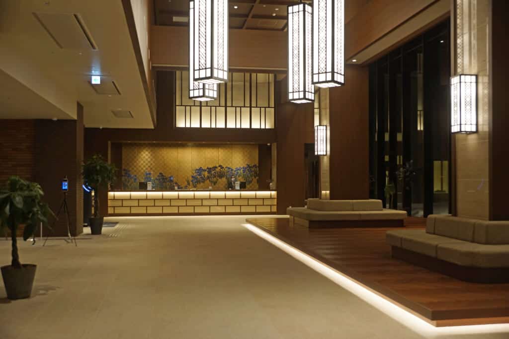Hall d'entrée d'un ryokan de luxe à Jozankei, sur l'île d'Hokkaido