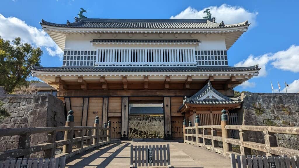 Ancienne porte Goromon de château japonais à Kagoshima