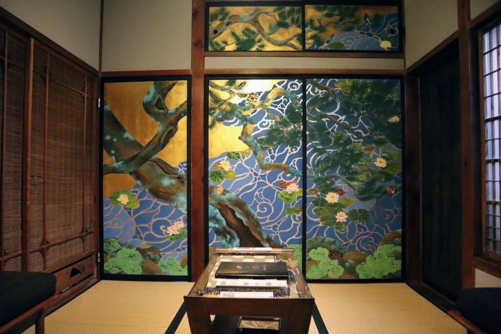 décoration sur une porte coulissante japonaise