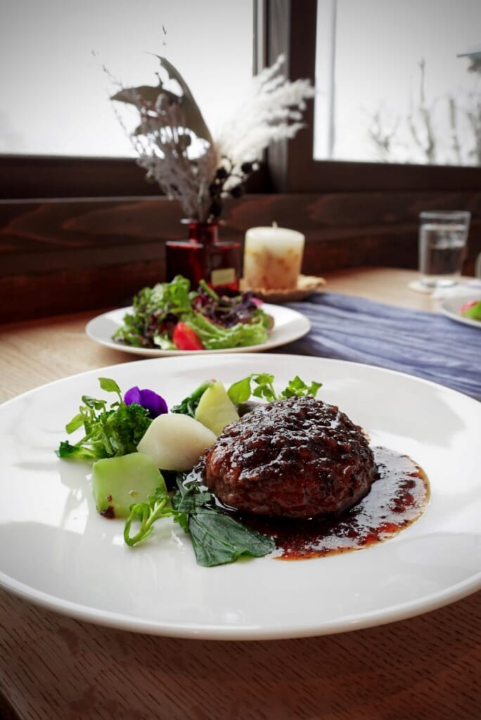 steak haché de bœuf nourrit au miel a la guesthouse Yodge a Fukushima 
